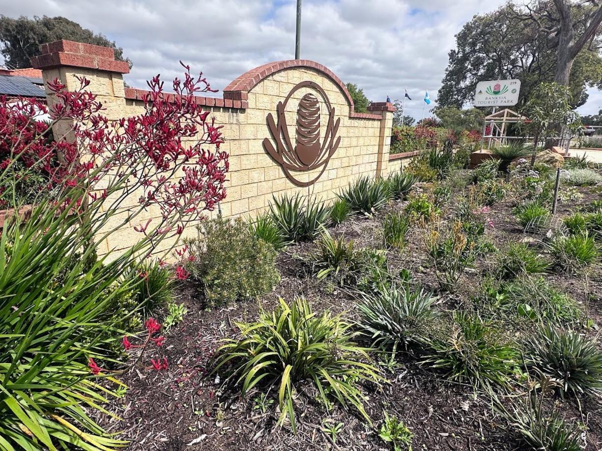 Banksia Tourist Park Hotel Perth Exterior foto
